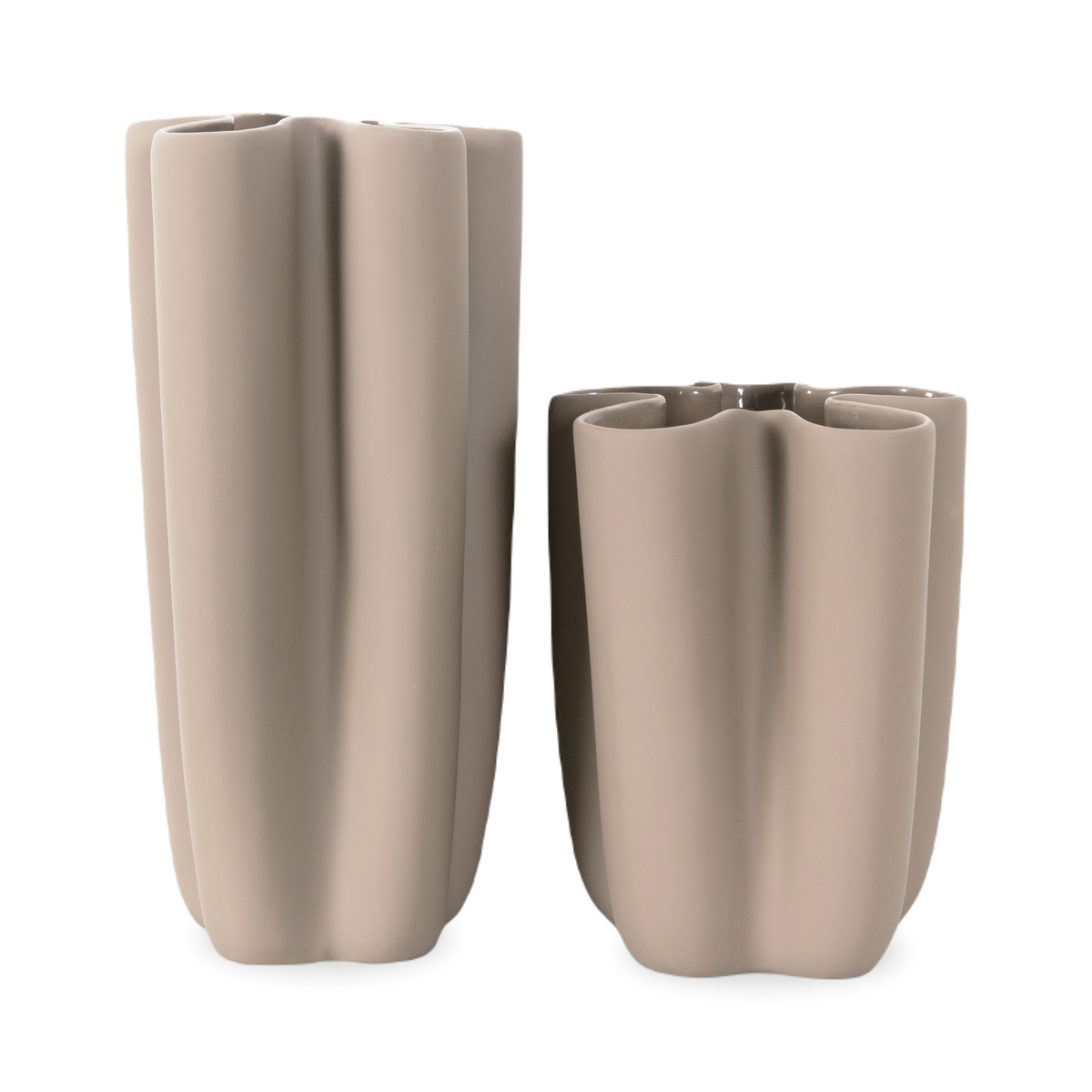 The Tulipa Vase has a matt, soft surface and features a memorable organic shape.
